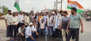 दुर्ग में दरिंदगी की शिकार मासूम बच्ची, खैरागढ़ में फूटा आक्रोश, गृहमंत्री का किया पुतला दहन,भाजपा राज में माताएं-बहनें व बच्चियां सुरक्षित नहीं- कांग्रेस